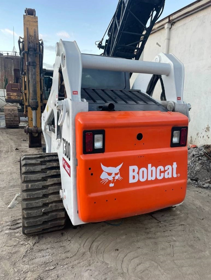 Bobcat T 300 - Kompaktlastare/ Slirstyrda lastare: bild 2 Bobcat T 300 - Kompaktlastare/ Slirstyrda lastare: bild 2