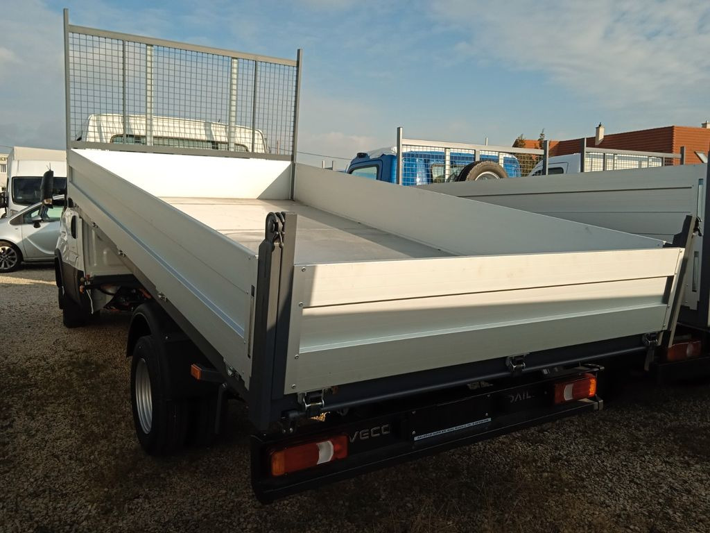 Iveco Daily 35C18H Dreiseitenkipper Iveco Daily 35C18H Dreiseitenkipper - Transportbil med tippflak: bild 3 Iveco Daily 35C18H Dreiseitenkipper Iveco Daily 35C18H Dreiseitenkipper - Transportbil med tippflak: bild 3