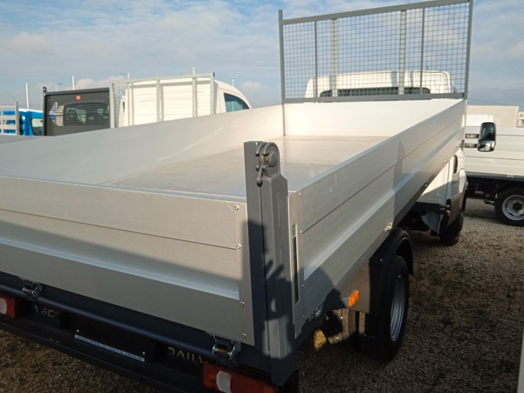 Iveco Daily 35C18H Dreiseitenkipper Iveco Daily 35C18H Dreiseitenkipper - Transportbil med tippflak: bild 2 Iveco Daily 35C18H Dreiseitenkipper Iveco Daily 35C18H Dreiseitenkipper - Transportbil med tippflak: bild 2