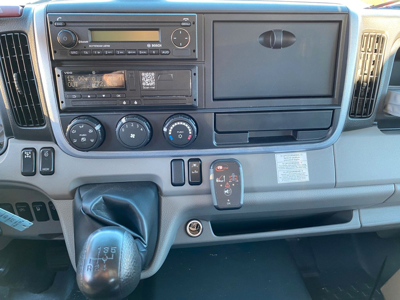 Mitsubishi FUSO CANTER 6C18 4WD PRITSCHE+PM 6522P KRAN - Transportbil med flak: bild 5 Mitsubishi FUSO CANTER 6C18 4WD PRITSCHE+PM 6522P KRAN - Transportbil med flak: bild 5