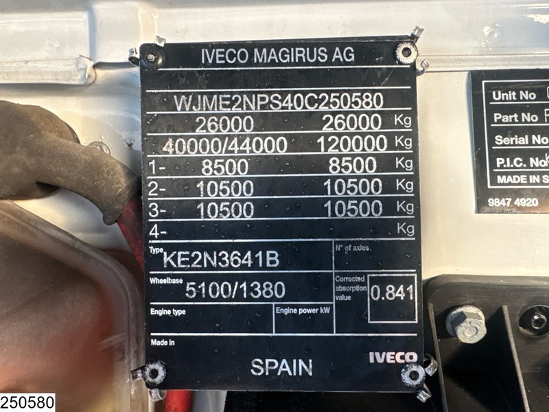 Iveco Trakker 360 6x4, EURO 5, Steel suspension - Flakbil: bild 5 Iveco Trakker 360 6x4, EURO 5, Steel suspension - Flakbil: bild 5