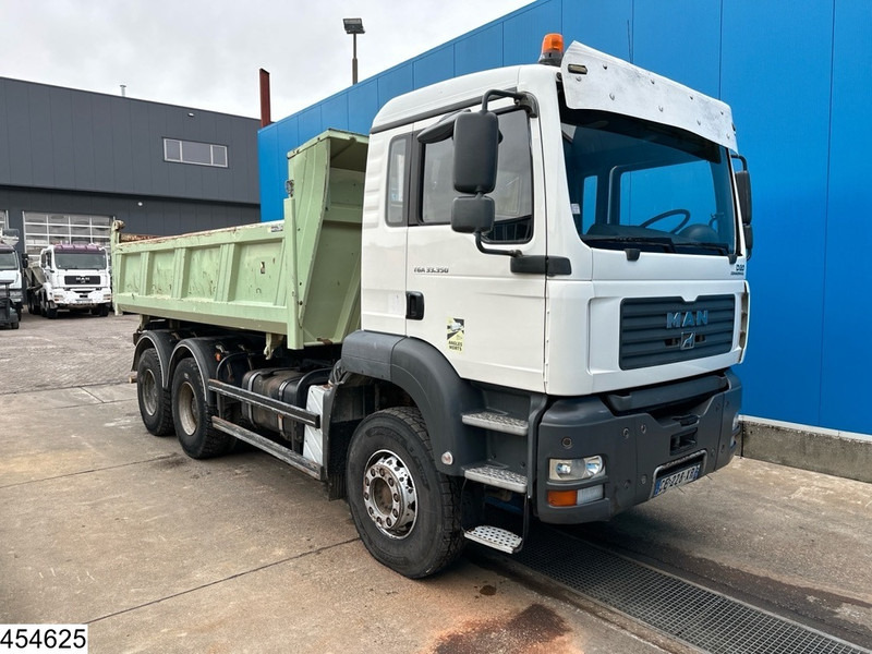 MAN TGA 33 350 6x4, Manual, Steel suspension - Tippbil lastbil: bild 3 MAN TGA 33 350 6x4, Manual, Steel suspension - Tippbil lastbil: bild 3