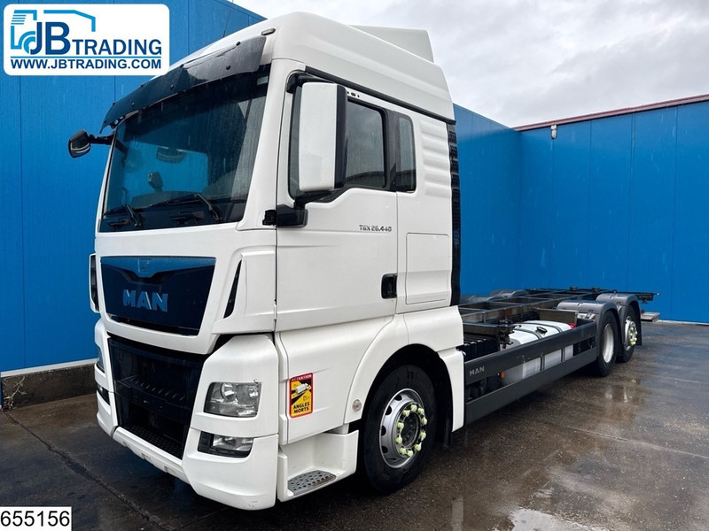 MAN TGX 26 440 6X2, EURO 6, Dhollandia, BDF - Containerbil/ Växelflak lastbil: bild 1 MAN TGX 26 440 6X2, EURO 6, Dhollandia, BDF - Containerbil/ Växelflak lastbil: bild 1