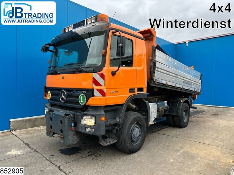 Mercedes-Benz Actros 1832 4X4, Grit spreader, Snow plough, Tipper - Tippbil lastbil: bild 1 Mercedes-Benz Actros 1832 4X4, Grit spreader, Snow plough, Tipper - Tippbil lastbil: bild 1