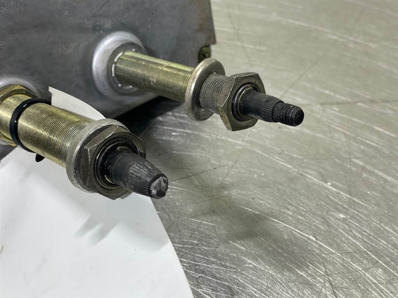 Ahlmann AZ14-4184960G-Wiper motor/Wischermotor - Elektriskt system för Byggmaskiner: bild 5 Ahlmann AZ14-4184960G-Wiper motor/Wischermotor - Elektriskt system för Byggmaskiner: bild 5