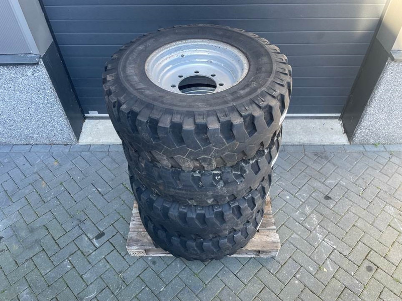 Atlas AR65-Michelin 335/80R20 (12.5R20)-Tire/Reifen/Band - Däck och fälgar för Byggmaskiner: bild 4 Atlas AR65-Michelin 335/80R20 (12.5R20)-Tire/Reifen/Band - Däck och fälgar för Byggmaskiner: bild 4