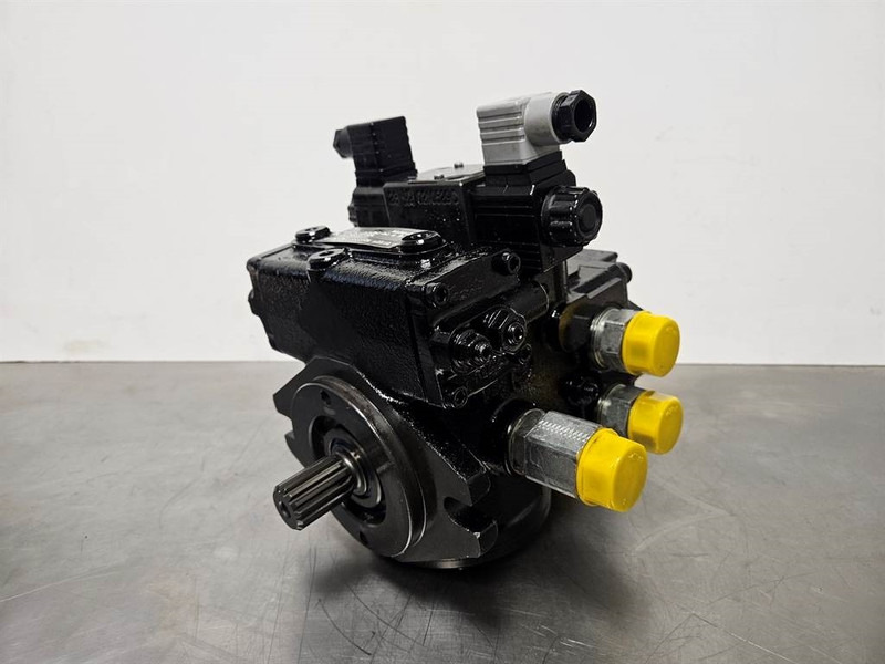 Giant 451T-Bondioli& Pavesi M4PV28-28-Drive pump/Rijpomp - Hydraulik för Byggmaskiner: bild 3 Giant 451T-Bondioli& Pavesi M4PV28-28-Drive pump/Rijpomp - Hydraulik för Byggmaskiner: bild 3