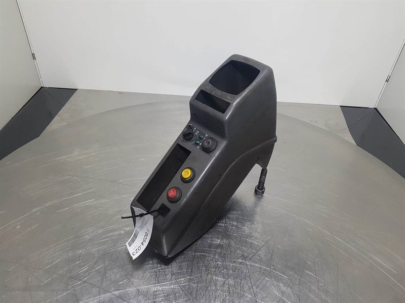 Komatsu PW 75/95 (FAI) - Dashboard/Console/Konsole - Hytt och interiör för Byggmaskiner: bild 3 Komatsu PW 75/95 (FAI) - Dashboard/Console/Konsole - Hytt och interiör för Byggmaskiner: bild 3