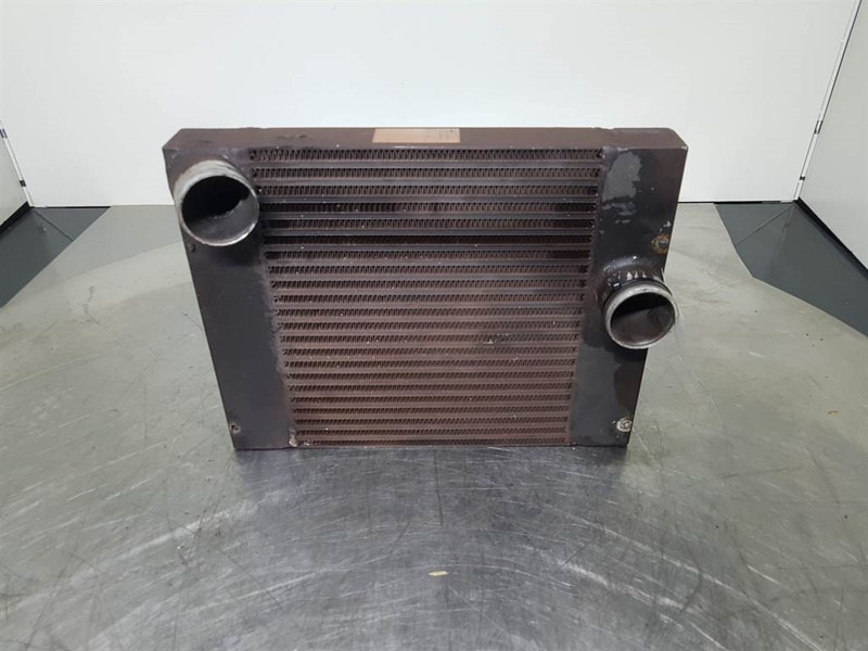 Kramer 880-AKG 0555.064.1800-Cooler/Kühler/Koeler - Motor och reservdelar för Byggmaskiner: bild 1 Kramer 880-AKG 0555.064.1800-Cooler/Kühler/Koeler - Motor och reservdelar för Byggmaskiner: bild 1
