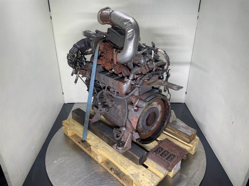 Liebherr L524-10816848-John Deere 4045HFL92-Engine/Motor - Motor för Byggmaskiner: bild 3 Liebherr L524-10816848-John Deere 4045HFL92-Engine/Motor - Motor för Byggmaskiner: bild 3