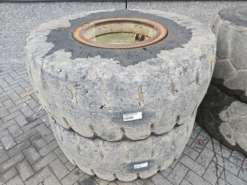 Terex TL260S-Banden 20.5-R25-Solid wheels / Full Gummi - Däck och fälgar för Byggmaskiner: bild 3 Terex TL260S-Banden 20.5-R25-Solid wheels / Full Gummi - Däck och fälgar för Byggmaskiner: bild 3