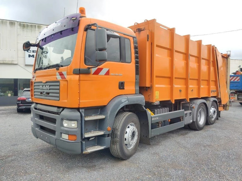 MAN TGA 26.320 6x2 garbage truck ZOELLER - Sopbil: bild 1 MAN TGA 26.320 6x2 garbage truck ZOELLER - Sopbil: bild 1