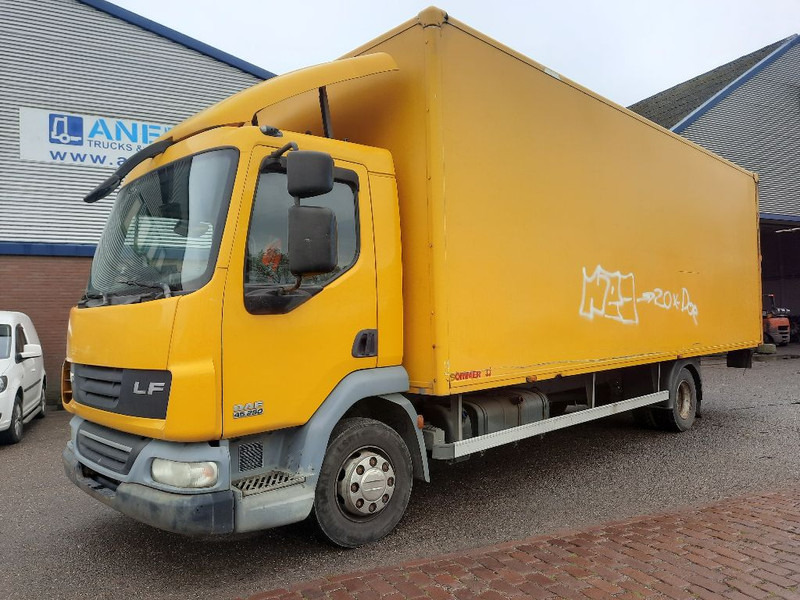 DAF LF45.250 - Lastbil med skåp: bild 1 DAF LF45.250 - Lastbil med skåp: bild 1