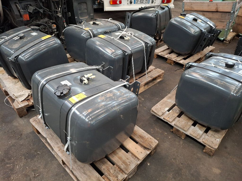 Mercedes-Benz 290L - Bränsletank: bild 2 Mercedes-Benz 290L - Bränsletank: bild 2