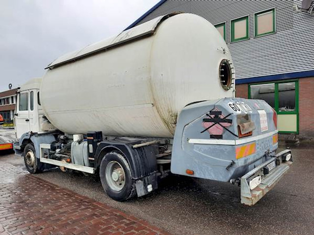 Renault MIDLINER M210 GAS / LPG - Tankbil: bild 4 Renault MIDLINER M210 GAS / LPG - Tankbil: bild 4