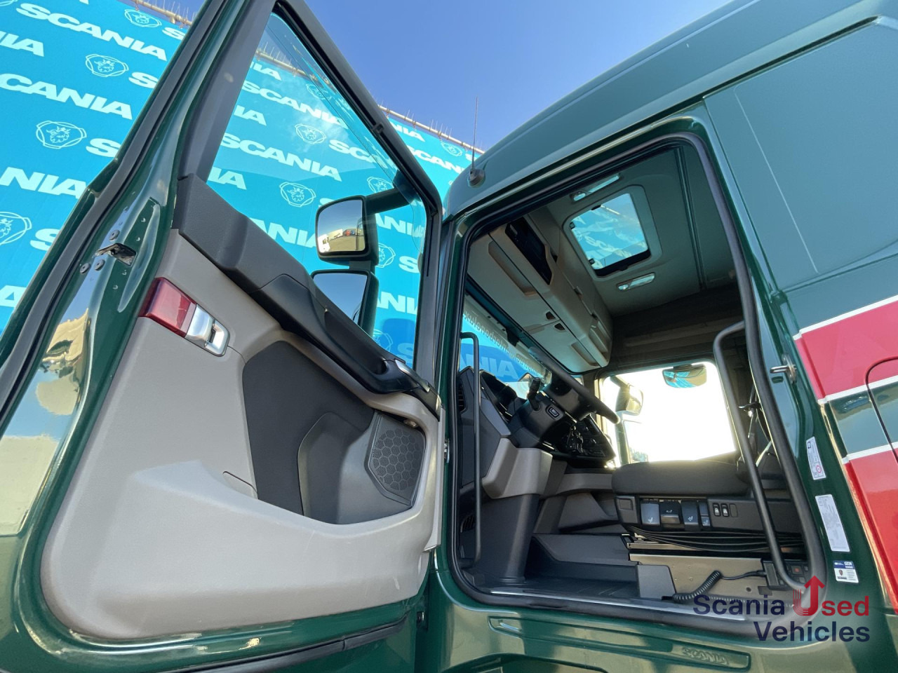 SCANIA R 410 A4x2NA DIFF-L LED RETARDER ADR FL - Dragbil: bild 3 SCANIA R 410 A4x2NA DIFF-L LED RETARDER ADR FL - Dragbil: bild 3