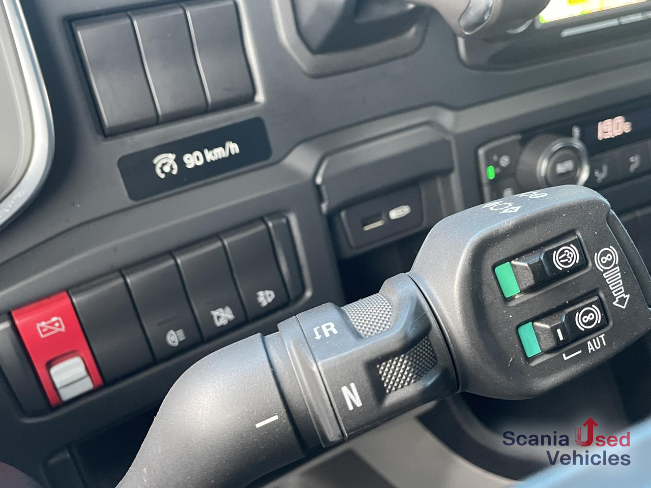 SCANIA R 410 A4x2NA RETARDER LED NAVI - Dragbil: bild 4 SCANIA R 410 A4x2NA RETARDER LED NAVI - Dragbil: bild 4