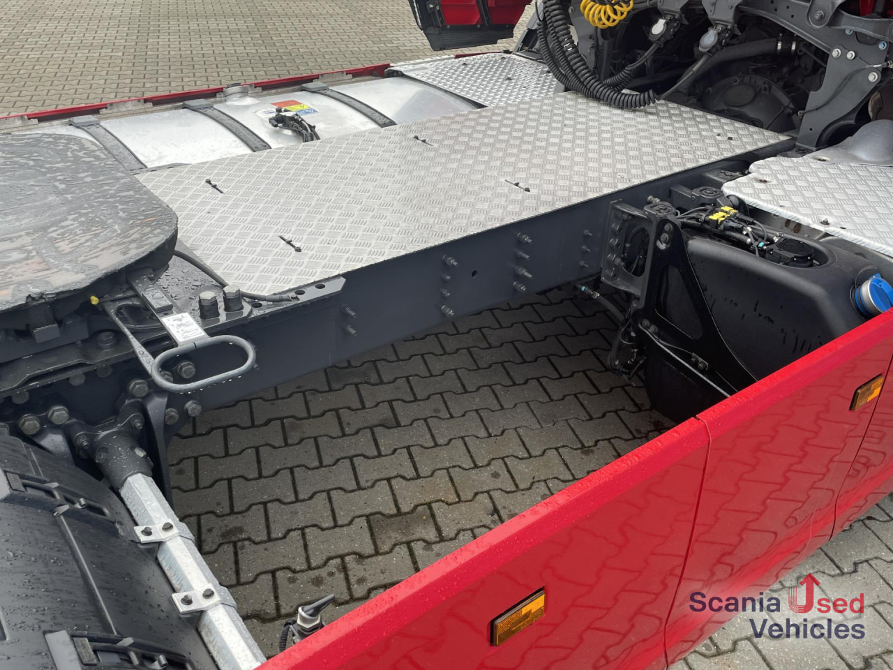 SCANIA R 410 A4x2NA RETARDER LED NAVI - Dragbil: bild 2 SCANIA R 410 A4x2NA RETARDER LED NAVI - Dragbil: bild 2