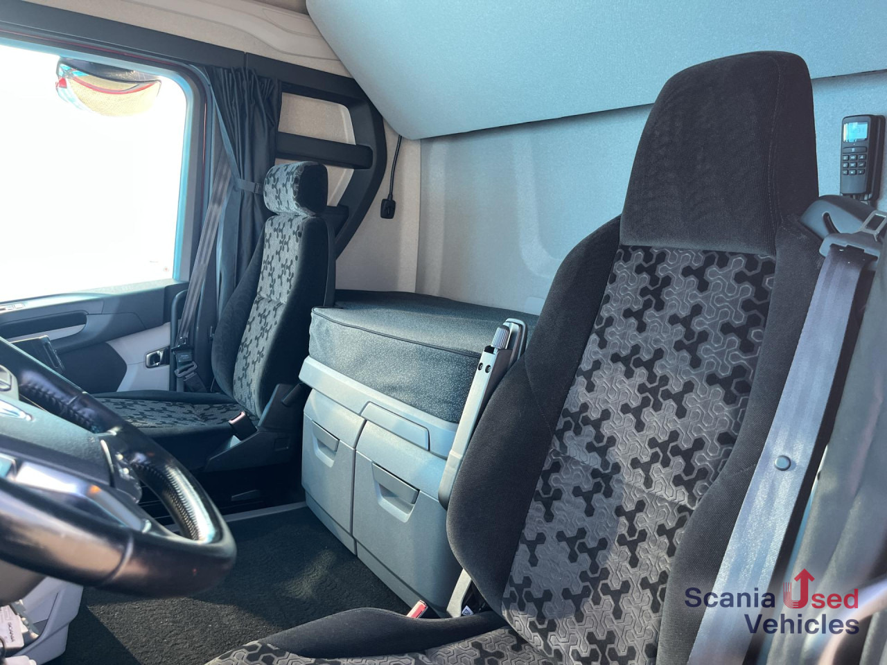 SCANIA R 410 A4x2NA RETARDER LED NAVI - Dragbil: bild 3 SCANIA R 410 A4x2NA RETARDER LED NAVI - Dragbil: bild 3