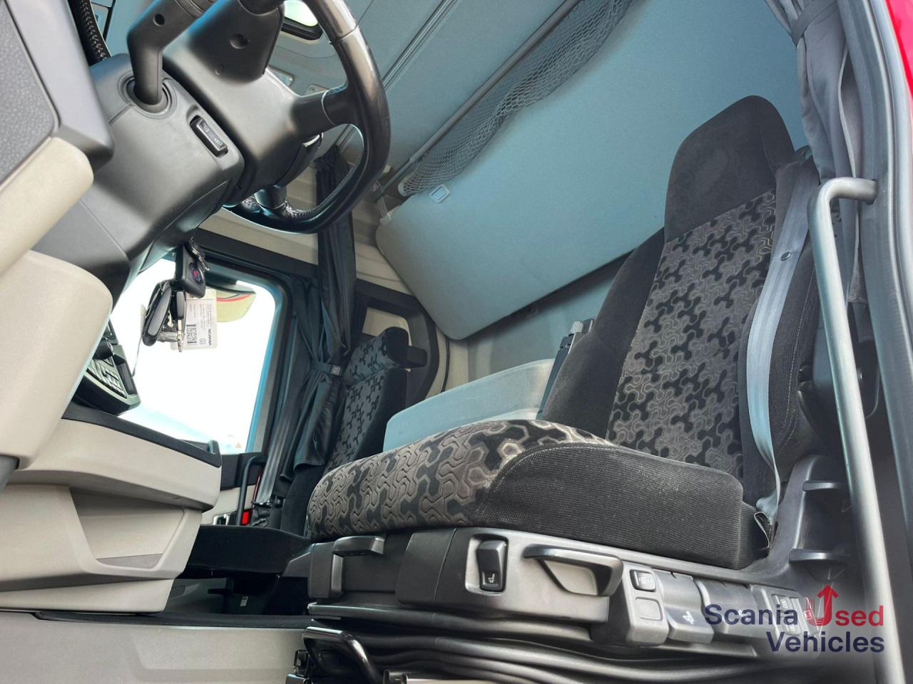 SCANIA R 410 A4x2NA RETARDER NAVI - Dragbil: bild 2 SCANIA R 410 A4x2NA RETARDER NAVI - Dragbil: bild 2