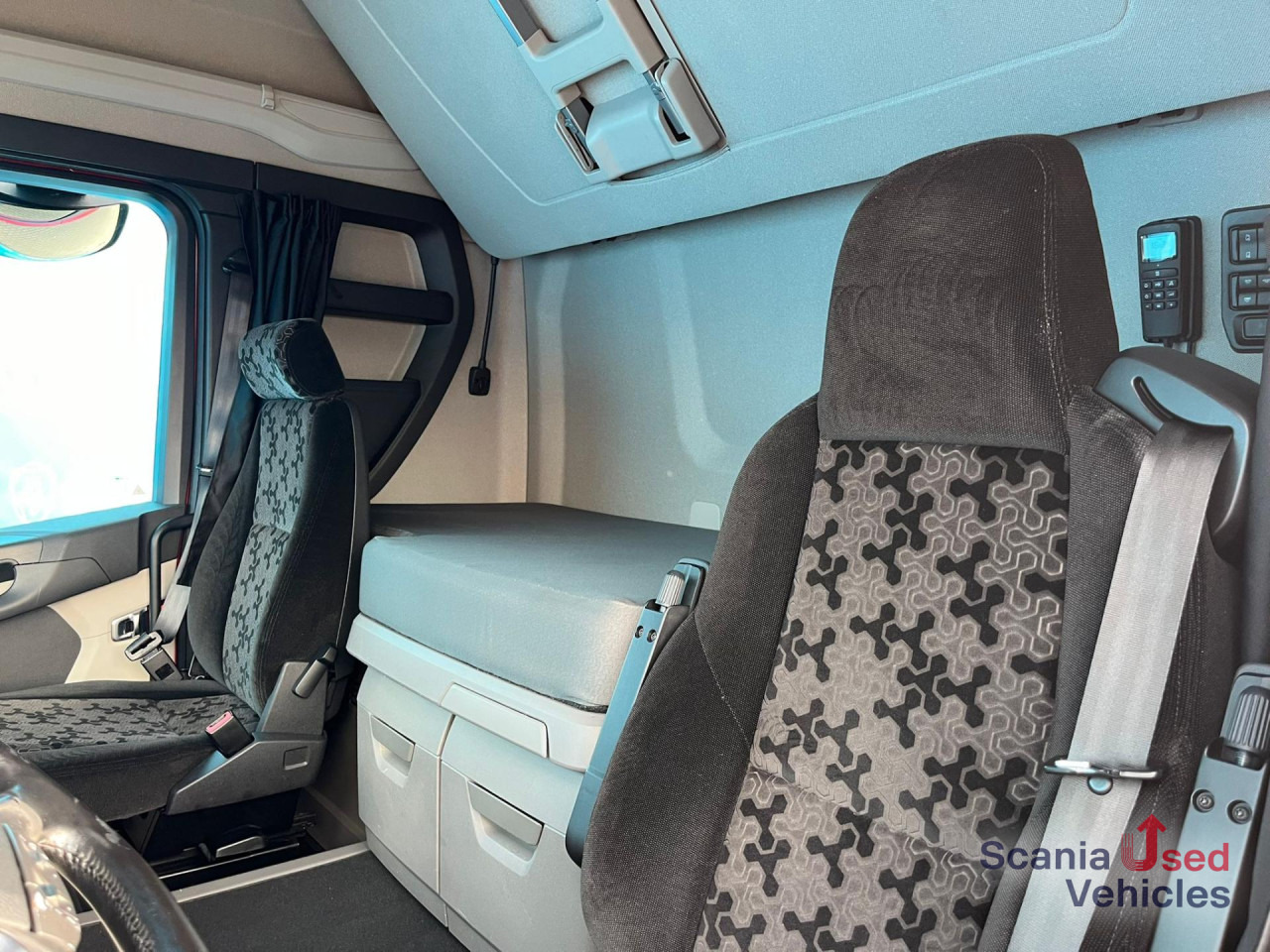 SCANIA R 450 A4x2NA RETARDER LED NAVI PTO - Dragbil: bild 3 SCANIA R 450 A4x2NA RETARDER LED NAVI PTO - Dragbil: bild 3