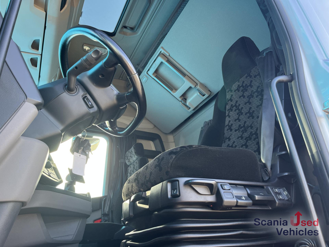 Dragbil SCANIA R 450 A4x2NB RETARDER DIFF-L FULL AIR 8T P-AIRCO: bild 15