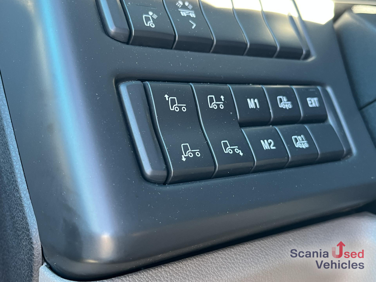 SCANIA R 450 A4x2NB RETARDER DIFF-L FULL AIR 8T P-AIRCO - Dragbil: bild 4 SCANIA R 450 A4x2NB RETARDER DIFF-L FULL AIR 8T P-AIRCO - Dragbil: bild 4