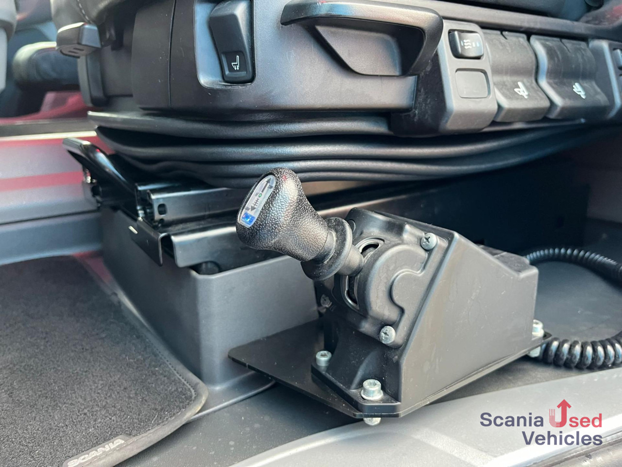 SCANIA R 450 A4x2NB RETARDER DIFF-L KIPPER HYDRO ADR-FL - Dragbil: bild 4 SCANIA R 450 A4x2NB RETARDER DIFF-L KIPPER HYDRO ADR-FL - Dragbil: bild 4