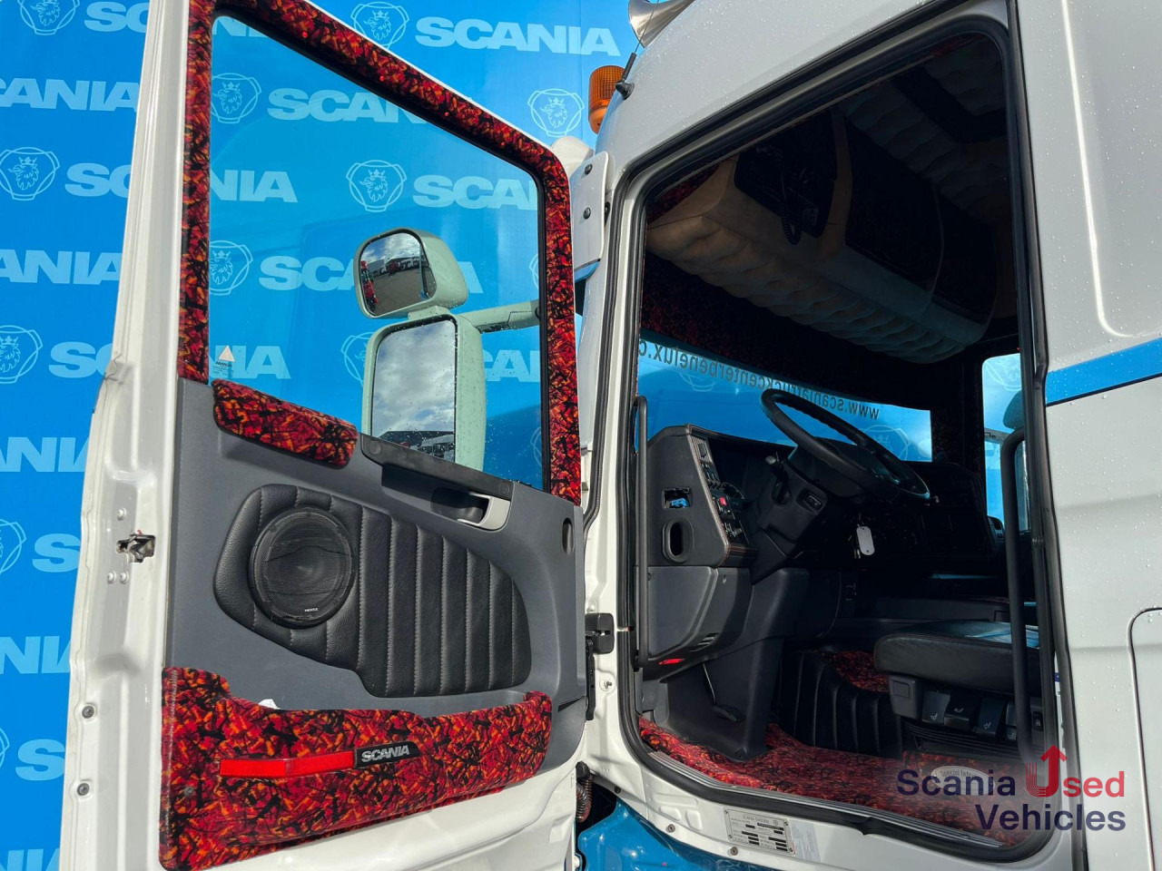 SCANIA R 480 LA6x2/4MLB RETARDER DIFF-L MEGA VOLUME - Dragbil: bild 2 SCANIA R 480 LA6x2/4MLB RETARDER DIFF-L MEGA VOLUME - Dragbil: bild 2