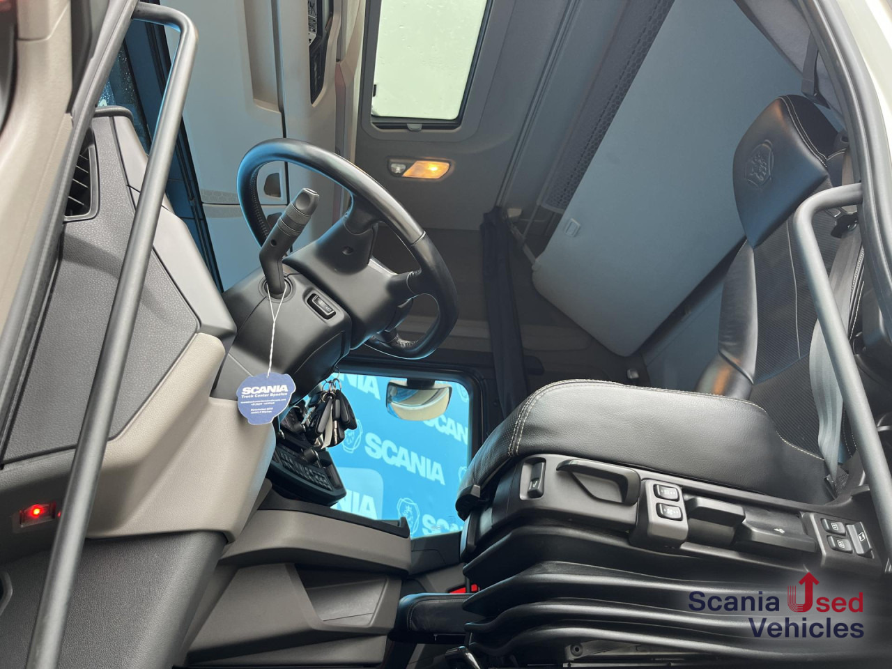 SCANIA S 590 A4x2NA V8 RETARDER DIFF-L 8T NAVI LED ALCOA - Dragbil: bild 4 SCANIA S 590 A4x2NA V8 RETARDER DIFF-L 8T NAVI LED ALCOA - Dragbil: bild 4