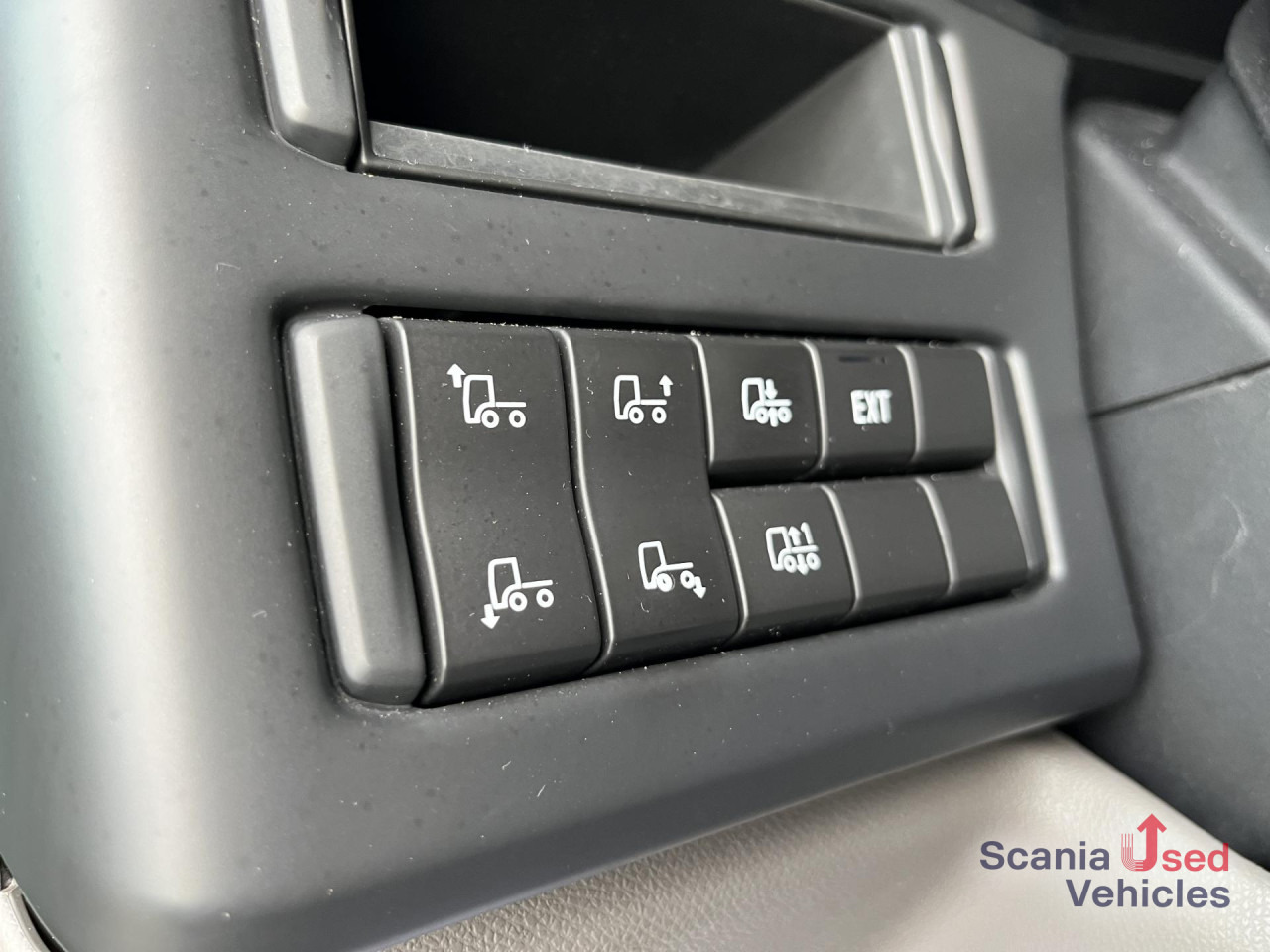 SCANIA P 320 B6x2*4NB RETARDER FULL AIR 8T 7.2x2.5x2.35M - Lastbil med skåp: bild 4 SCANIA P 320 B6x2*4NB RETARDER FULL AIR 8T 7.2x2.5x2.35M - Lastbil med skåp: bild 4