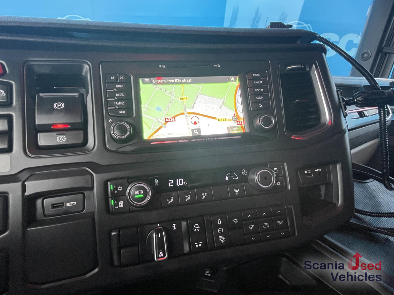 SCANIA R 650 B6x4NB RETARDER V8 WOOD KESLA 2112T CRANE - Timmerbil, Kranbil: bild 2 SCANIA R 650 B6x4NB RETARDER V8 WOOD KESLA 2112T CRANE - Timmerbil, Kranbil: bild 2