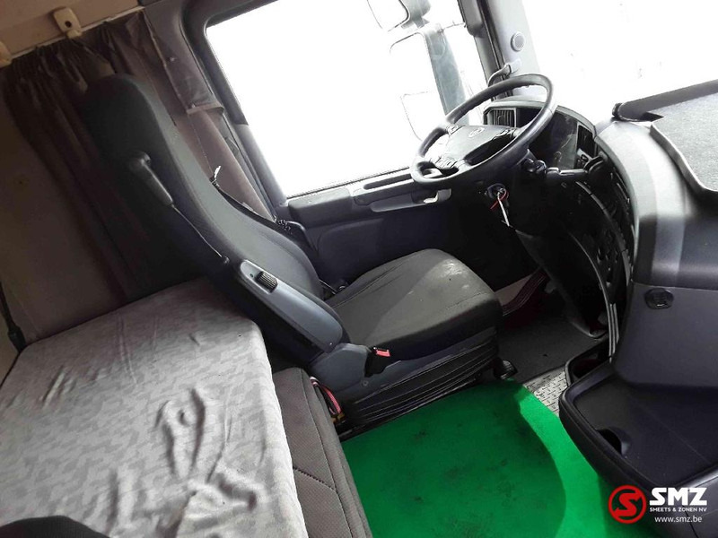 Interior photo 1: Dragbil Scania R 420 Topline retarder Interior photo 1: Dragbil Scania R 420 Topline retarder