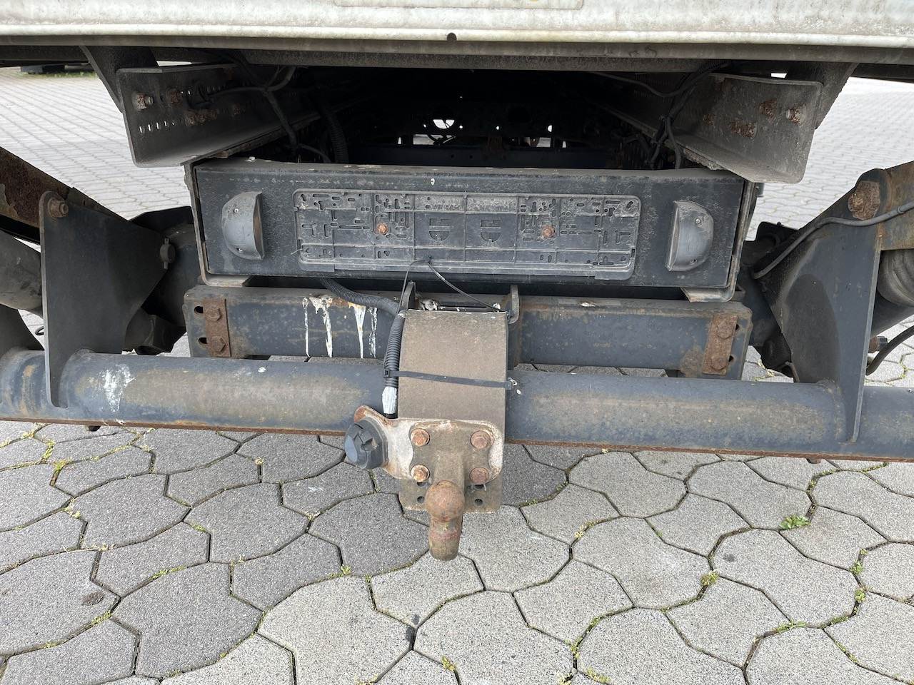 FUSO Canter 7C18 4x2 Ladebordwand Getriebeschaden - Transportbil med kapell: bild 4 FUSO Canter 7C18 4x2 Ladebordwand Getriebeschaden - Transportbil med kapell: bild 4