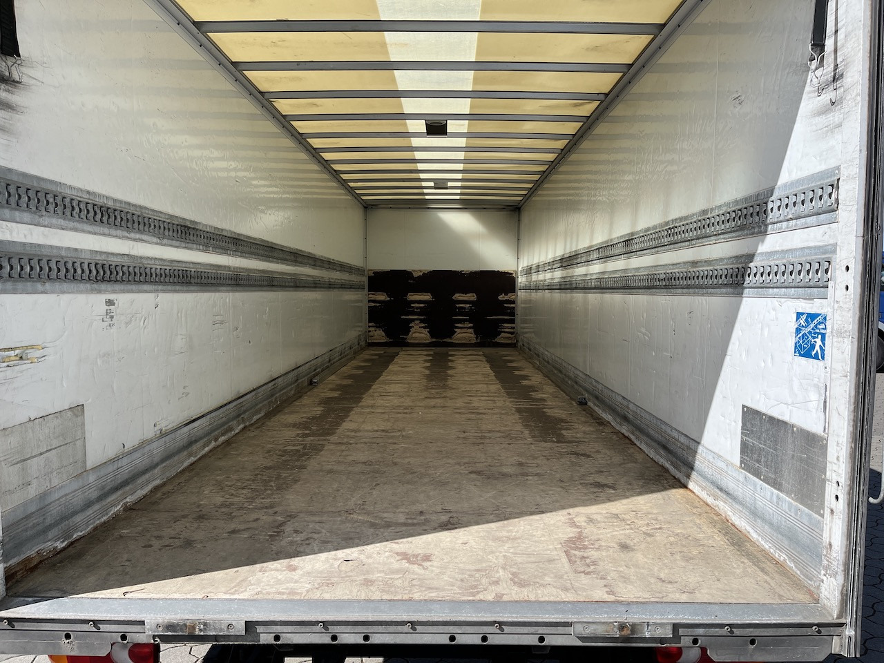 Iveco 120E25 Eurocargo 4x2 Koffer | Ladebordwand - Lastbil med skåp: bild 3 Iveco 120E25 Eurocargo 4x2 Koffer | Ladebordwand - Lastbil med skåp: bild 3