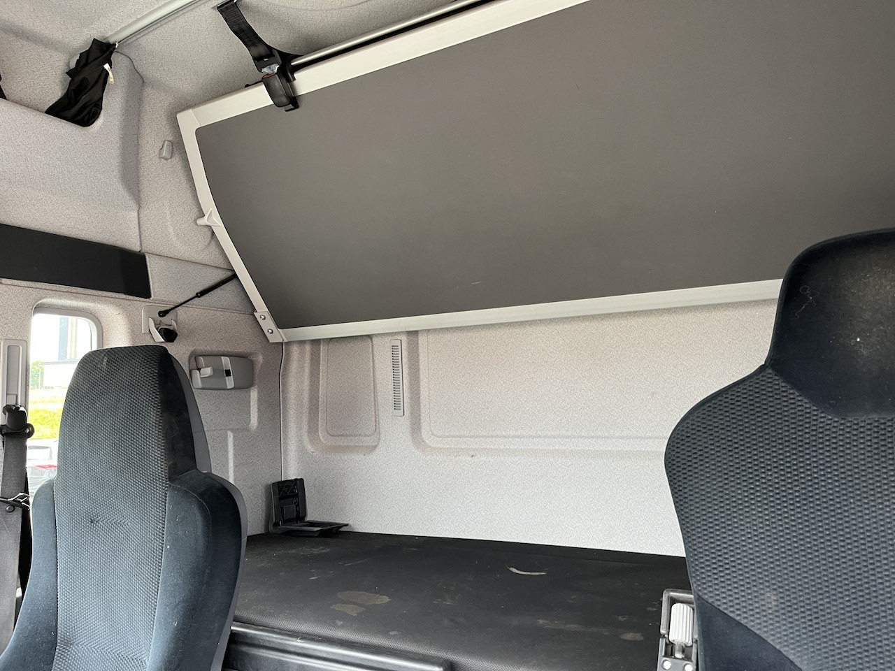 MAN TGL 8.220 4x2  Pritsche   AHK - Transportbil med flak: bild 3 MAN TGL 8.220 4x2  Pritsche   AHK - Transportbil med flak: bild 3