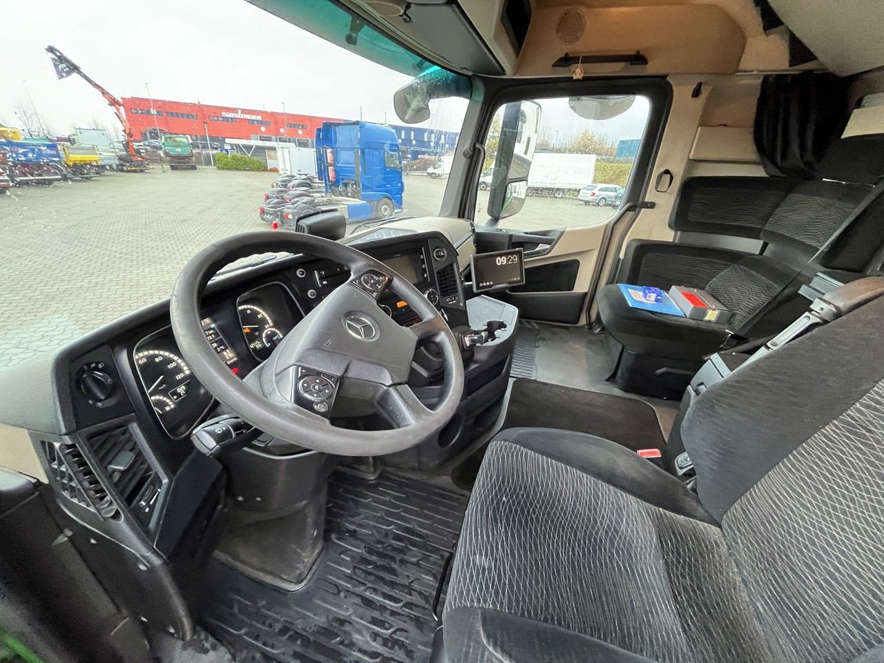 Mercedes-Benz Actros 2745 6x2 Gergen 21 70 Abrollkipper - Lastväxlare lastbil: bild 3 Mercedes-Benz Actros 2745 6x2 Gergen 21 70 Abrollkipper - Lastväxlare lastbil: bild 3