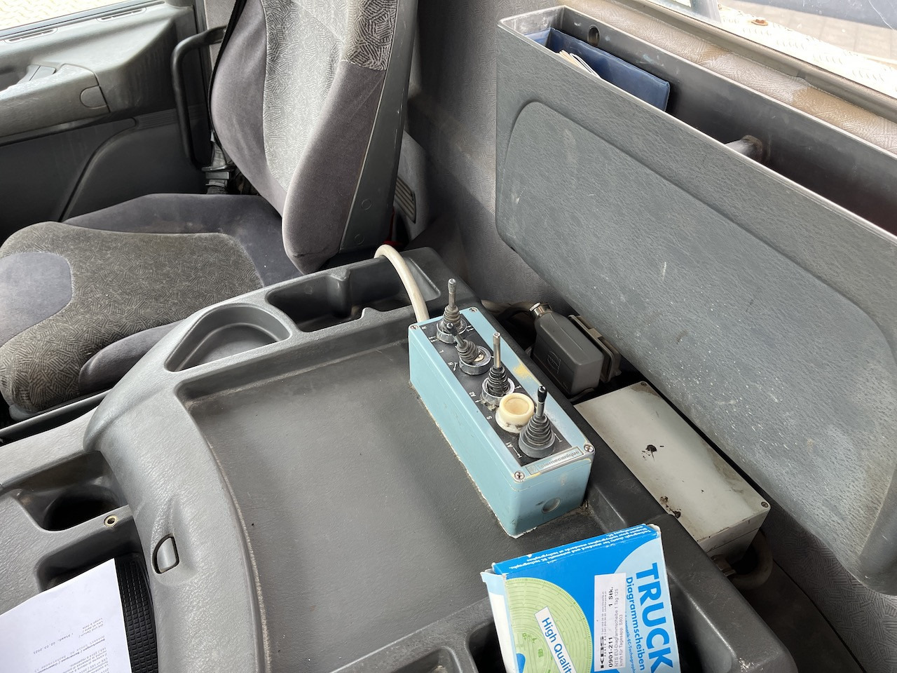 Scania P114 340 4x2  Trösch Absetzkipper   Retarder AHK - Liftdumper lastbil: bild 4 Scania P114 340 4x2  Trösch Absetzkipper   Retarder AHK - Liftdumper lastbil: bild 4