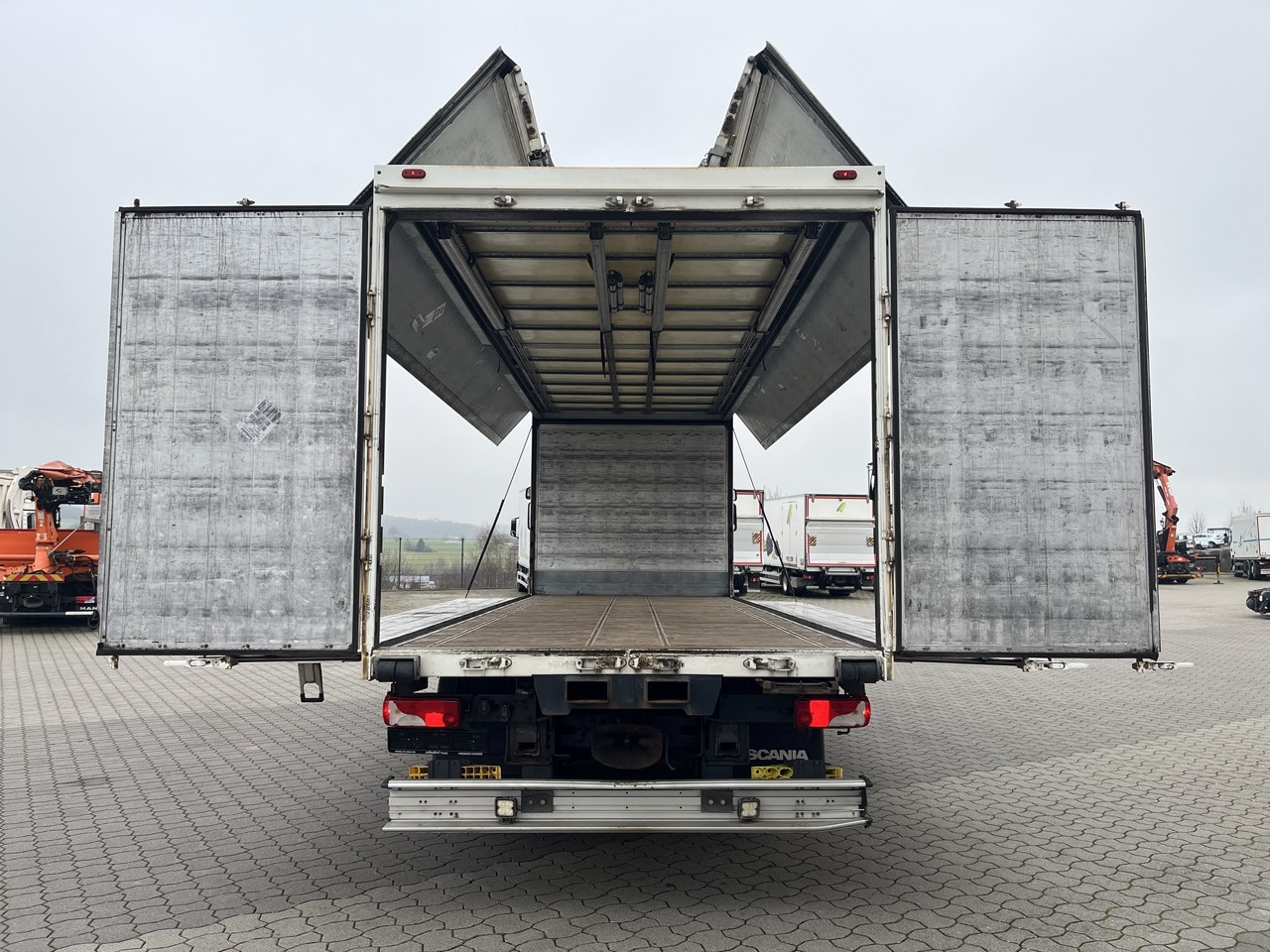 Scania R 450 6x2 Geränke Lenkachse Retarder - Dryckestransport lastbil: bild 5 Scania R 450 6x2 Geränke Lenkachse Retarder - Dryckestransport lastbil: bild 5