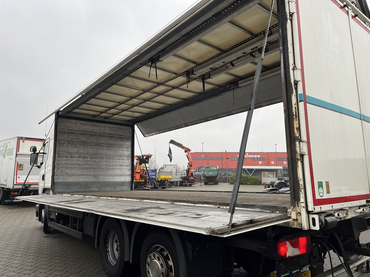 Scania R 450 6x2 Geränkezug + Orten Anhänger - Dryckestransport lastbil: bild 2 Scania R 450 6x2 Geränkezug + Orten Anhänger - Dryckestransport lastbil: bild 2