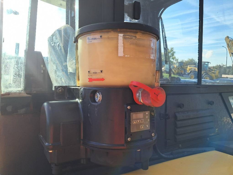 Komatsu PC50MR-2 - Minigrävmaskin: bild 2 Komatsu PC50MR-2 - Minigrävmaskin: bild 2