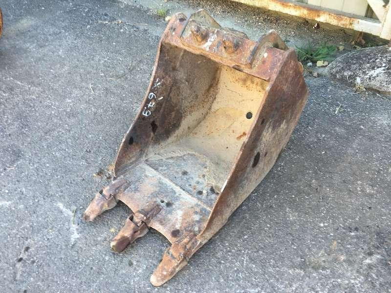 VOLVO 360mm - pelles 2,5 Tonnes - Grävmaskinsskopa: bild 1 VOLVO 360mm - pelles 2,5 Tonnes - Grävmaskinsskopa: bild 1