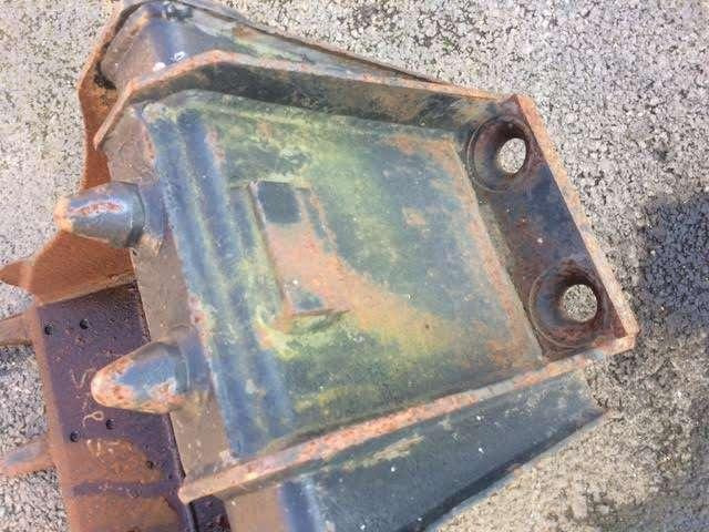 VOLVO 380mm - VOVLO 2,5 Tonnes - Grävmaskinsskopa: bild 4 VOLVO 380mm - VOVLO 2,5 Tonnes - Grävmaskinsskopa: bild 4