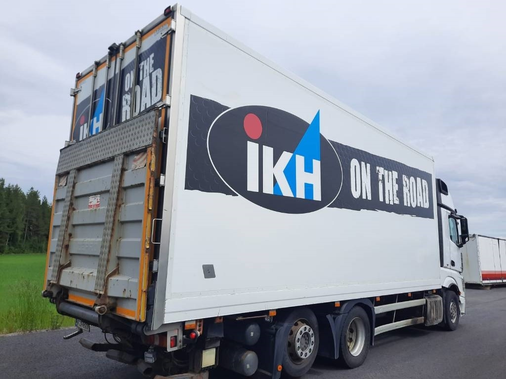 Mercedes-Benz Actros 2551 - Lastbil med skåp: bild 4 Mercedes-Benz Actros 2551 - Lastbil med skåp: bild 4