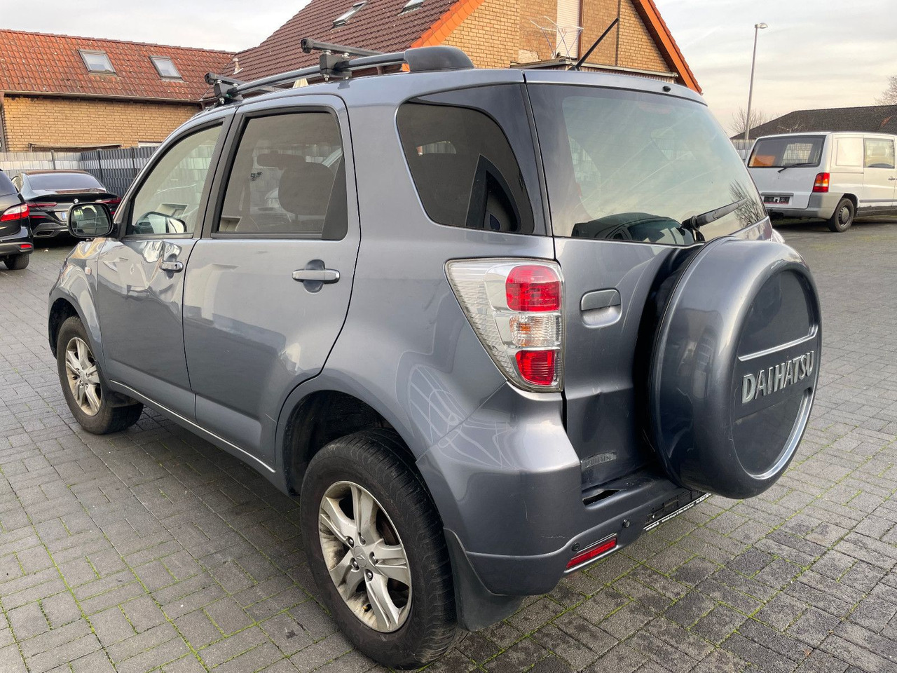 Daihatsu Terios 1.5i 4WD Top Unfall - SUV: bild 5 Daihatsu Terios 1.5i 4WD Top Unfall - SUV: bild 5