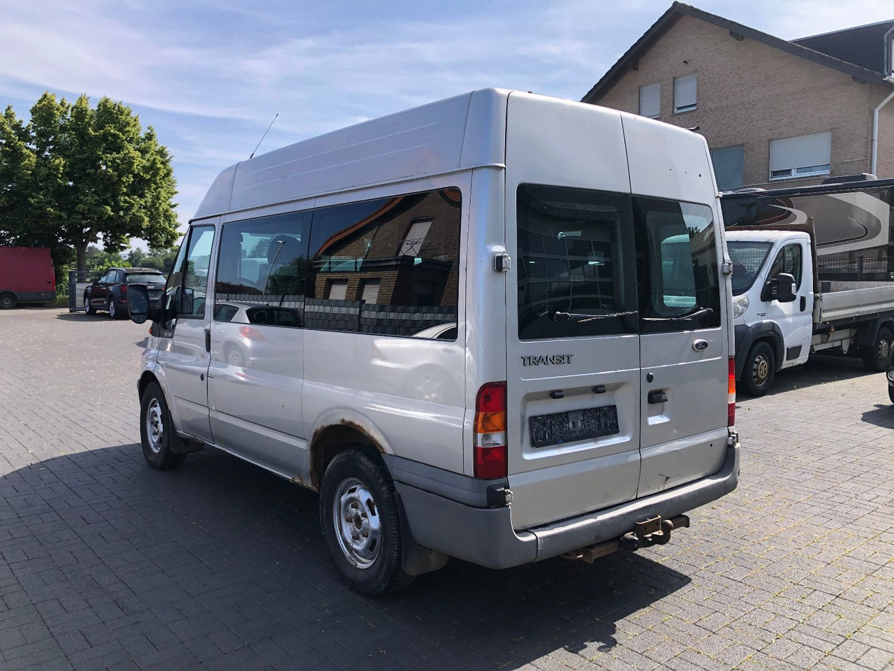 Ford Transit 2.4 TDi, Heckantrieb, 8-Sitzer, Klima - Persontransport: bild 4 Ford Transit 2.4 TDi, Heckantrieb, 8-Sitzer, Klima - Persontransport: bild 4