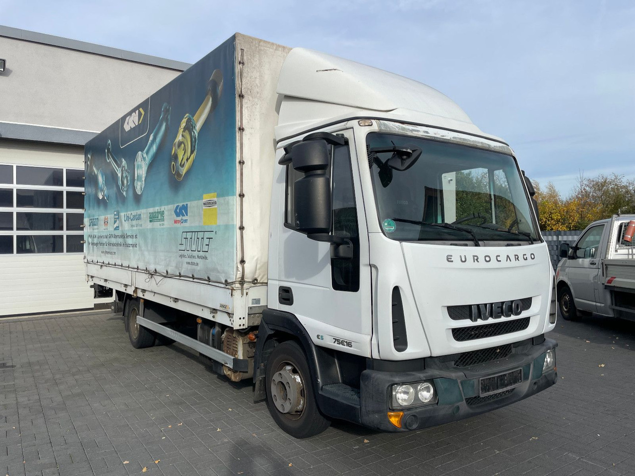 Iveco Euro Cargo 75E16 Euro 5, TÜV 06-2026 - Transportbil med kapell: bild 3 Iveco Euro Cargo 75E16 Euro 5, TÜV 06-2026 - Transportbil med kapell: bild 3