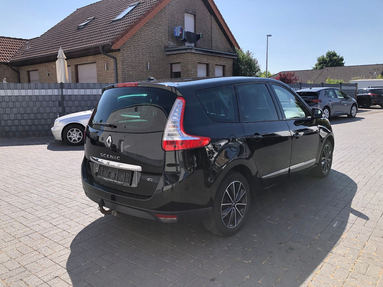 Renault Scenic  Grand 2.0 dCi 150 BOSE Edition,Automatik - Persontransport: bild 2 Renault Scenic  Grand 2.0 dCi 150 BOSE Edition,Automatik - Persontransport: bild 2