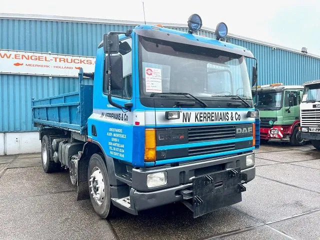 DAF 65.210 ATI 4x2 FULL STEEL KIPPER (EURO 2 / MANUAL GEARBOX / FULL STEEL SUSPENSION / P.T.O.) - Tippbil lastbil: bild 2 DAF 65.210 ATI 4x2 FULL STEEL KIPPER (EURO 2 / MANUAL GEARBOX / FULL STEEL SUSPENSION / P.T.O.) - Tippbil lastbil: bild 2