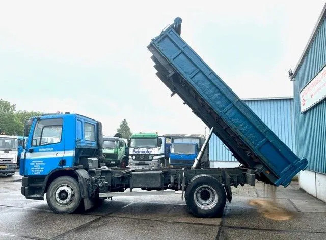 DAF 65.210 ATI 4x2 FULL STEEL KIPPER (EURO 2 / MANUAL GEARBOX / FULL STEEL SUSPENSION / P.T.O.) - Tippbil lastbil: bild 5 DAF 65.210 ATI 4x2 FULL STEEL KIPPER (EURO 2 / MANUAL GEARBOX / FULL STEEL SUSPENSION / P.T.O.) - Tippbil lastbil: bild 5